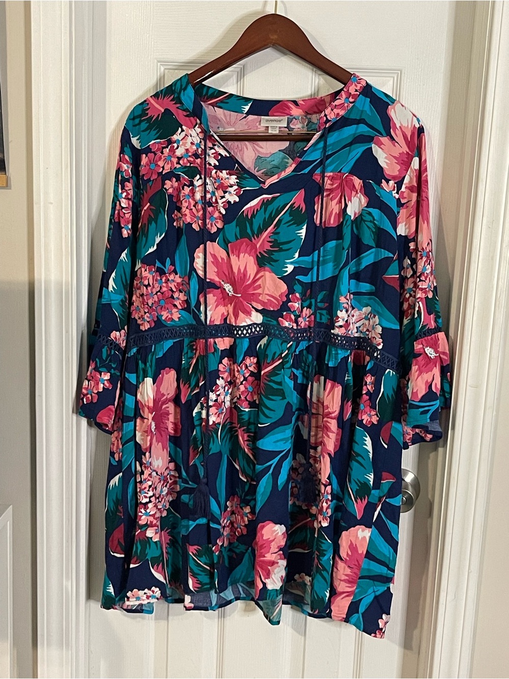 Avenue Navy Floral V-Neck Tunic with Pink & Teal Blooms